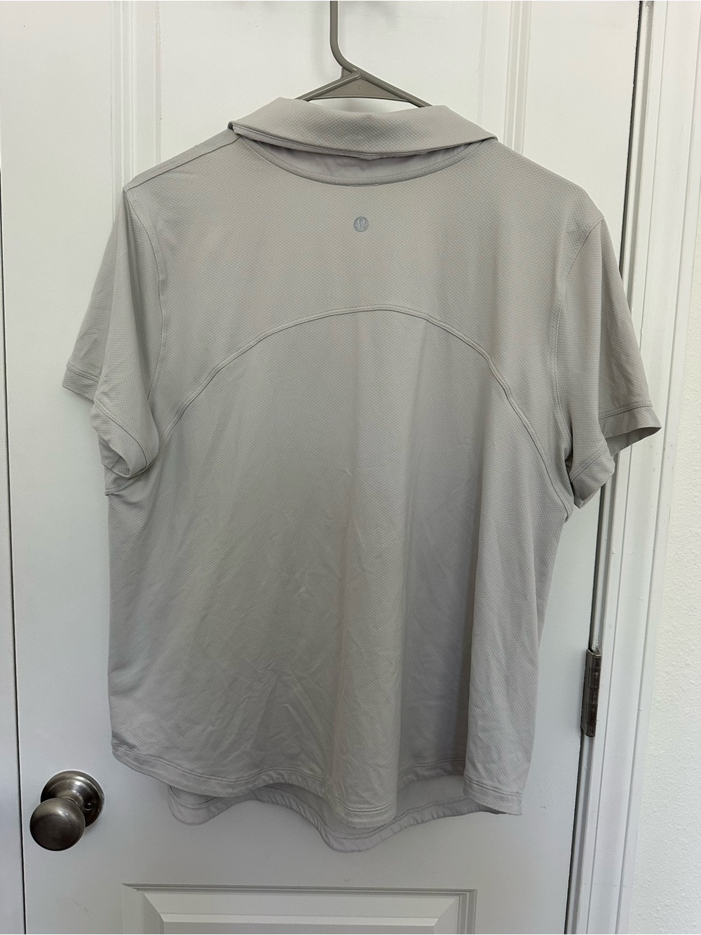 Lululemon Women’s Quick-Dry Short Sleeve Polo Shirt - Picture 2 of 4